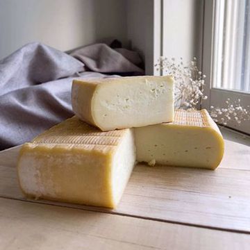 Picture of High Lawn Farm Crema Alpina 1/4.5 lb