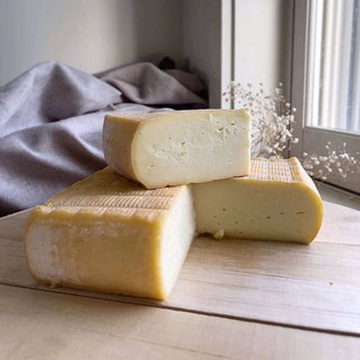 Picture of High Lawn Farm Crema Alpina 1/4.5 lb