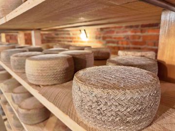 Picture of ESSEX CHEESE GADITANO GOAT CHEESE 2/6.5LBS  PRE-ORDER