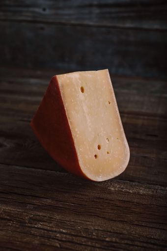 Picture of ESSEX L'AMUSE GOUDA QUARTERS 1/7LBS