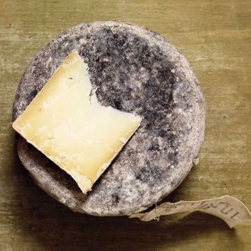 Picture of FINE CHEESE CO KEEN'S CHEDDAR QUARTERS 1/13LB