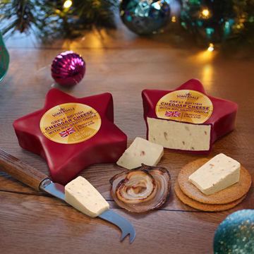 Picture of SOMERDALE WAXED STARS, CHEDDAR WITH BALSAMIC ONION 9/3.5OZ SEASONAL